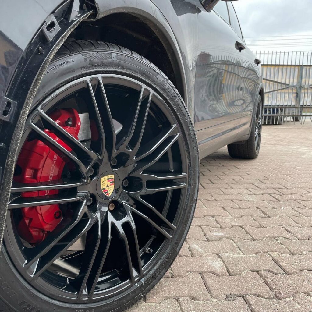 Jakie rodzaje usterek można napotkać przy regeneracji felg