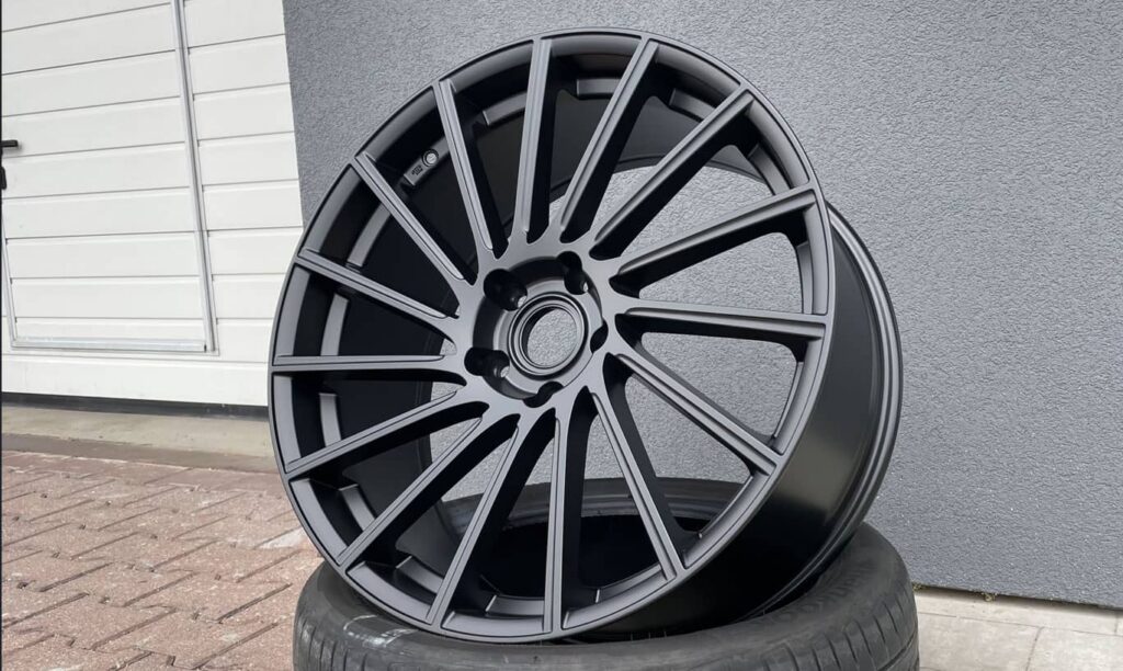 Wybrać felgi stalowe czy aluminiowe