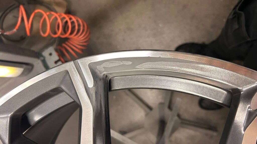 Profesjonalna renowacja felg aluminiowych BMW 741M