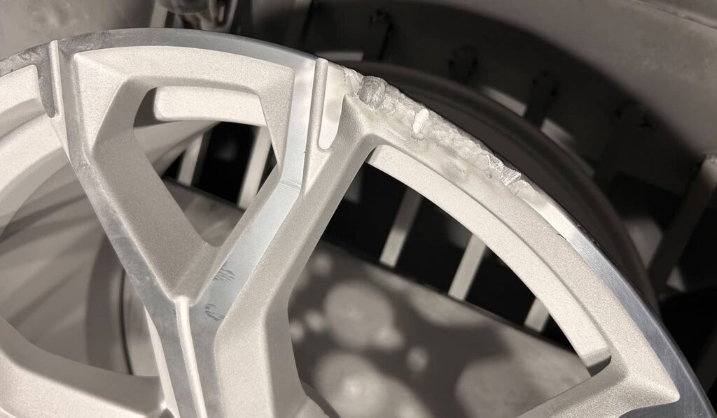 Profesjonalna renowacja felg aluminiowych BMW 741M