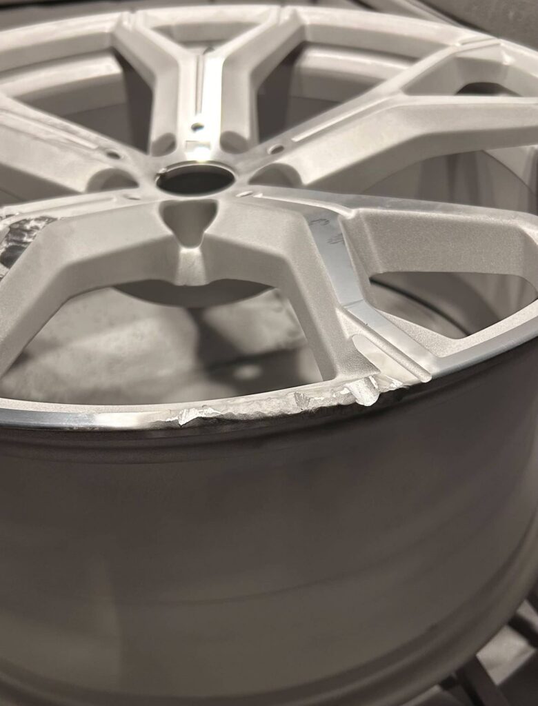 Profesjonalna renowacja felg aluminiowych BMW 741M