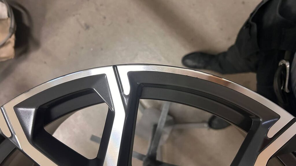 Profesjonalna renowacja felg aluminiowych BMW 741M