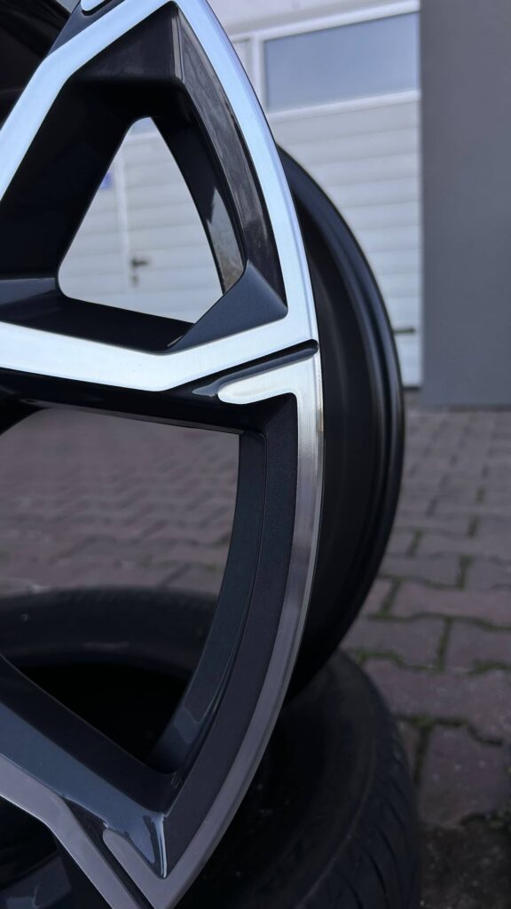 Profesjonalna renowacja felg aluminiowych BMW 741M