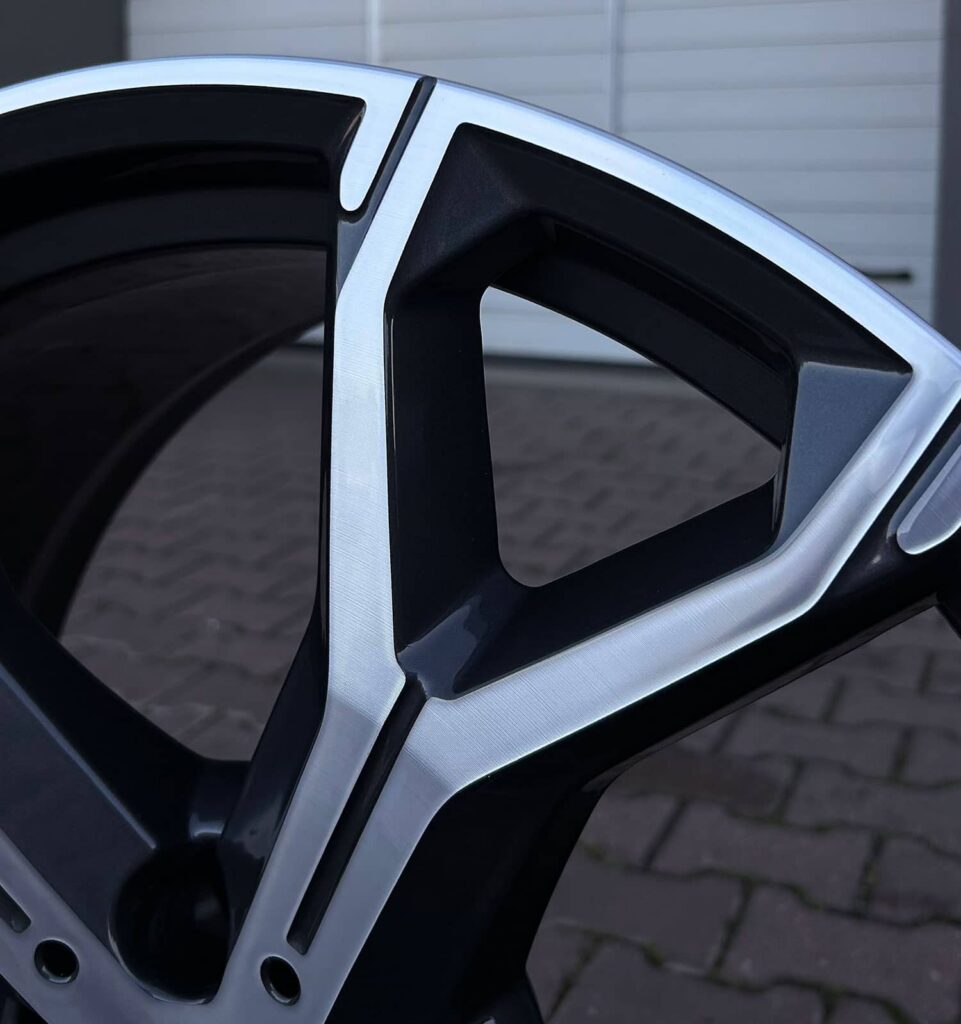 Profesjonalna renowacja felg aluminiowych BMW 741M
