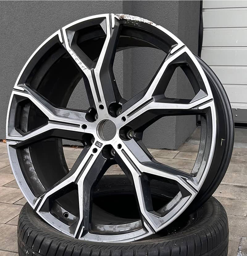 Profesjonalna renowacja felg aluminiowych BMW 741M