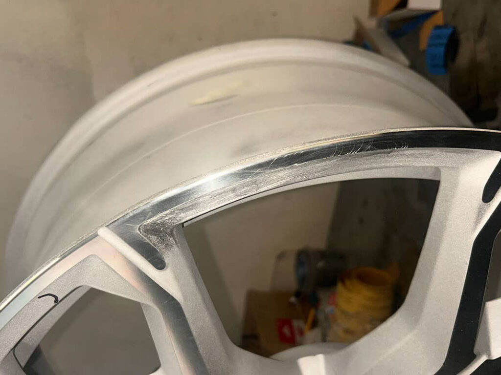 Profesjonalna renowacja felg aluminiowych BMW 741M