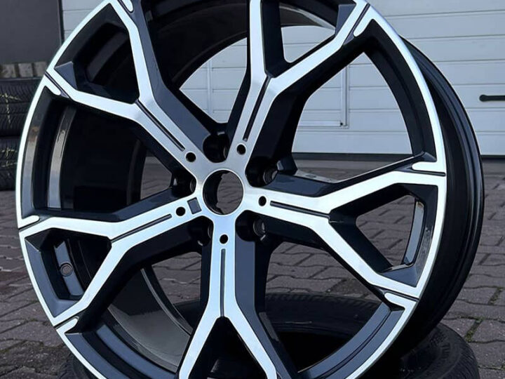 Profesjonalna renowacja felg aluminiowych BMW 741M