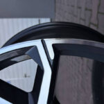 Profesjonalna renowacja felg aluminiowych BMW 741M