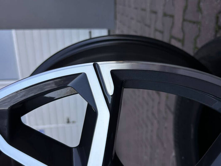 Profesjonalna renowacja felg aluminiowych BMW 741M