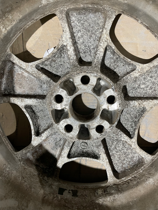 Jak powinna wyglądać płaszczyzna montażowa po renowacji felg?