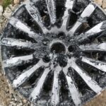 Chemiczne usuwanie lakieru z felg