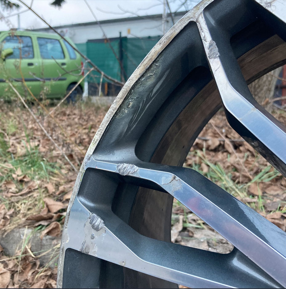 Trudności przy regeneracji felg z toczeniem CNC