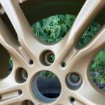 Malowanie felg na złoto