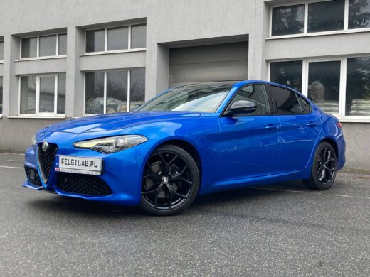 Alfa_Romeo_Giulia_felgi_R_19_kolor_Czarny_połysk