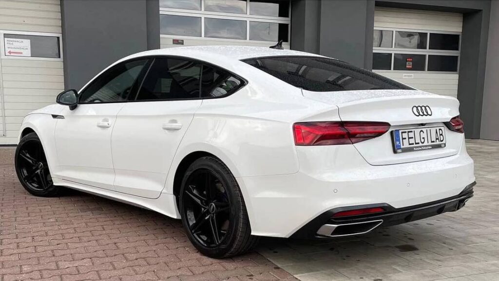 Audi-A5-(F5)-Felgi-R19-czarny-połysk11