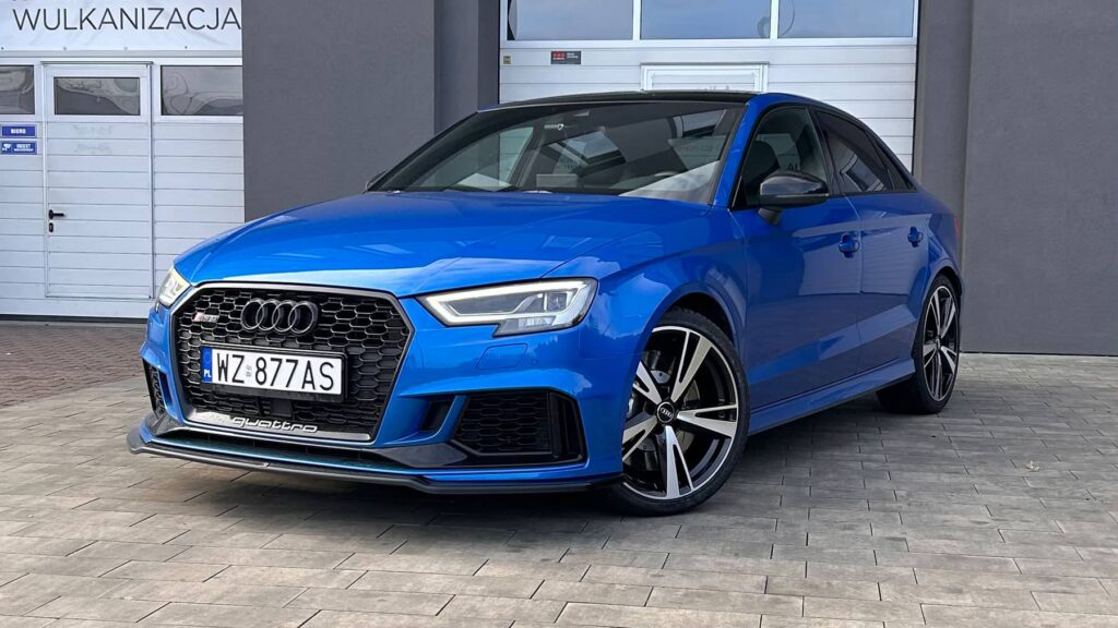 Audi_RS3_felgi_R20_Czarny_połysk_+_CNC