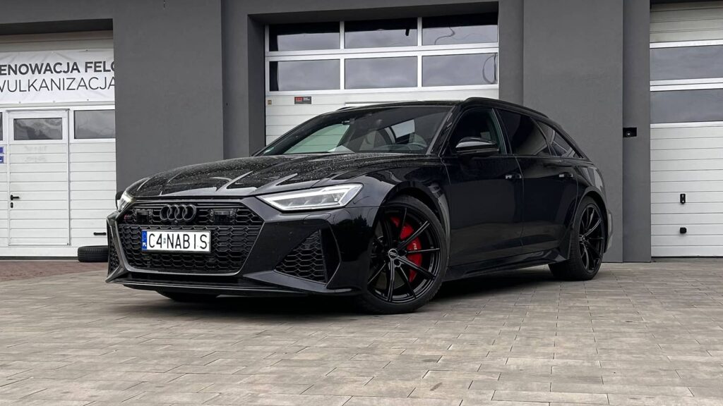 Audi_RS6_C8_Felgi_R21_Czarny_połysk