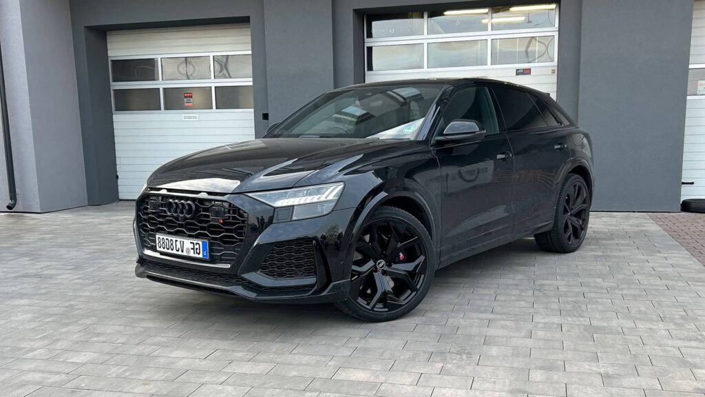 Audi_RSQ8_Felgi_R23_Czarny_połysk