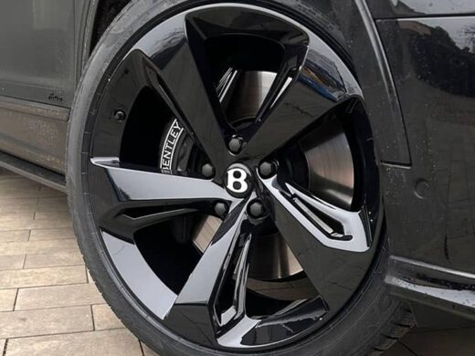 Bentley-Bentayga-felgi-R22-kolor-Czarny-połysk