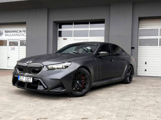BMW_Seria_M5_(G90)_Felgi_R21_Czarny_połysk