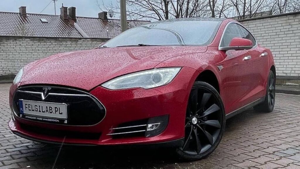 Jaki kolor felg do czerwonego auta