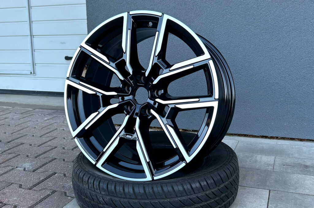 Felgi_BMW_R20_kolor_Czarny_połysk_+_CNC