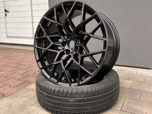 Felgi_R20_BMW_M8_kolor_Czarny_połysk