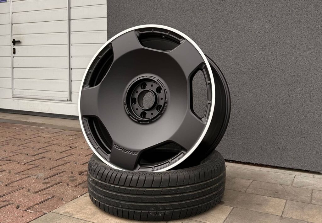 Felgi_R22_Mercedes_kolor_Czarny_mat_+_CNC