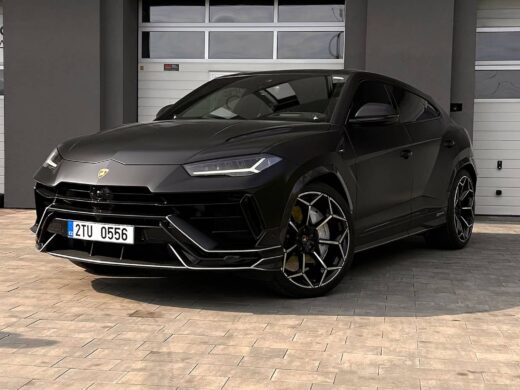 Lamborghini_Urus_Felgi_R23_kolor_Czarny_Połysk_+_CNC