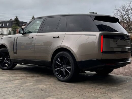 Land-Rover-Range-Rover-L460-felgi-R22-kolor-Czarny-połysk