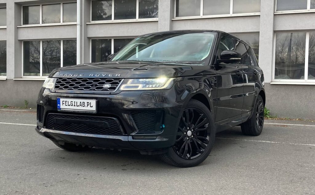 Land_Rover_Range_Rover_felgi_R22_kolor_Czarny_połysk